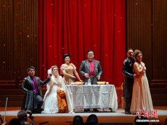 半舞台版歌剧《女人心》亮相上海